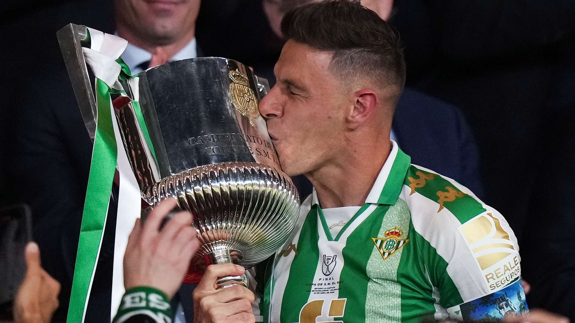 超20万法国球迷质疑世界杯决赛公正性呼吁重赛引发热议